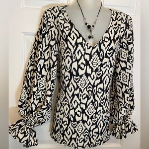 Vince Camuto Bell Sleeves Blouse Size Medium